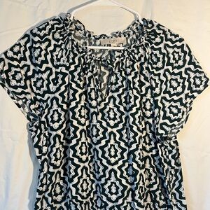LOFT Black and White Geometric Crop Top